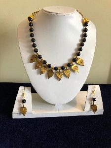 Brass leaves necklace set