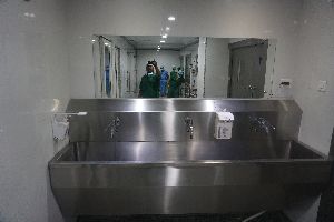 Surgical Scrub Sink