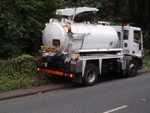 Sewage suction truck