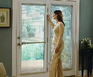 Sandwich Glass Blind