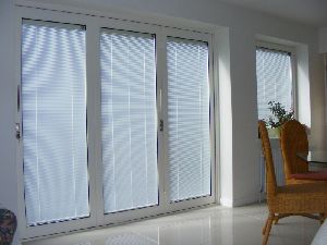 Sandwich Glass Blind