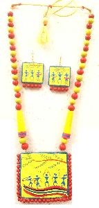 Graceful Handcrafted TribalArt Terracotta Necklace