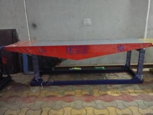 Vibrating table