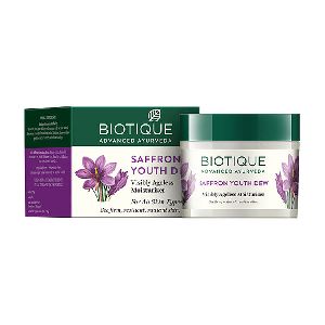 Biotique Bio Saffron Dew Youthful Nourishing Day Cream