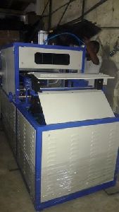 Vacuum Forming Machine