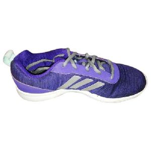 women sports shoes