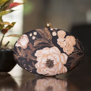 Oval Clutches