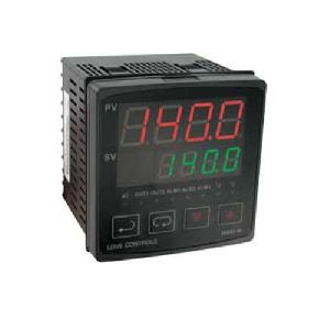 1/4 DIN Temperature and Process Controller