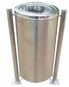 Pole Mounted Dustbin