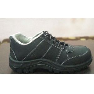 sporty safety shoes