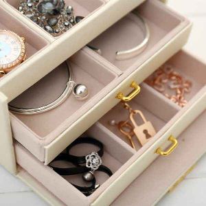 leather jewellery box