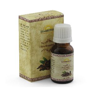 Clove essential oil