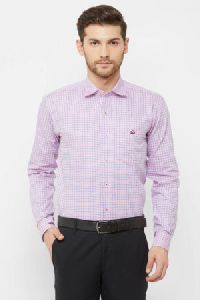 Donzell Pink Regular Fit Checked Formal Shirt