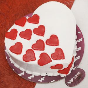 Yummy Vanilla Heart Shape Cake