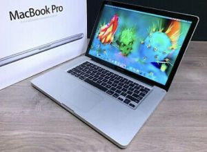 Apple MacBook Pro Laptop
