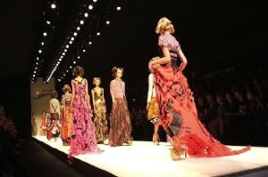 fashion show organizing services