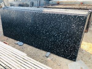 Coin Black granite