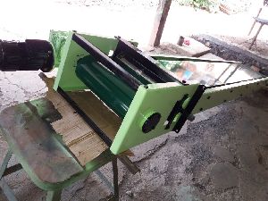 Double belt oil skimmer