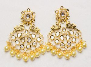 Delicate Kundan Pearl Earring