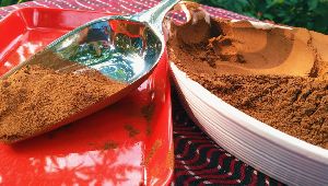 Raw cocoa powder for bakery application