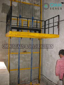 Single Mast Hydraulic Stacker