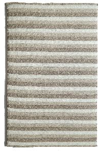 Handwoven Polyfilled Woollen Rug With Polyester Fibre Filling