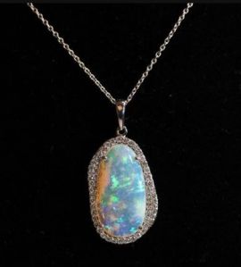 3.02 Carat Opal Pendant