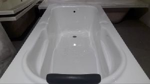 Acrylic Plain Bath Tub