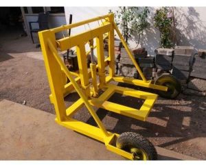 Hydraulic lifting trolley