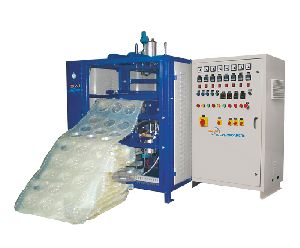 Automatic Vacuum Forming Machine