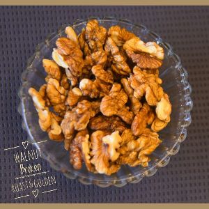 quarter walnut kernels