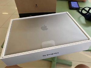 13 macos 16gb ram 1tb apple macbook pro