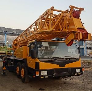 Telescopic hydraulic mobile crane