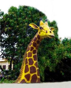 giraffe statue