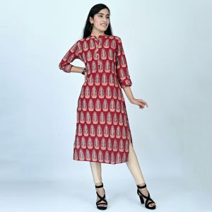 Collar and Button Maroon Leaf Printed Kurta