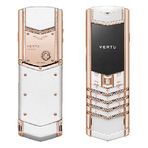 Vertu Signature White Ceramic Rose Gold Diamond mobile phone