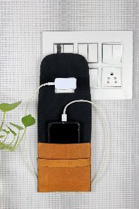 TRAVEL PHONE POUCH