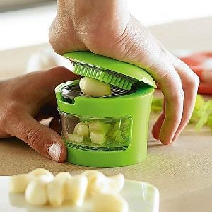 garlic cutter