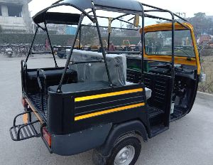 D+5 Three Wheeler