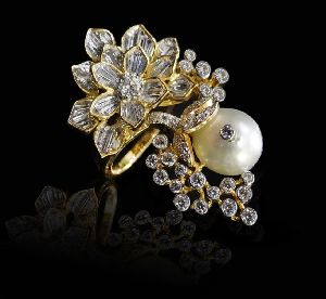 Daffodil Diamond Ring