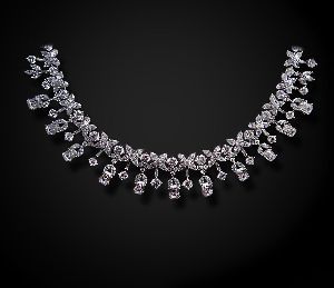 Hanging Solitaire Diamond Necklace