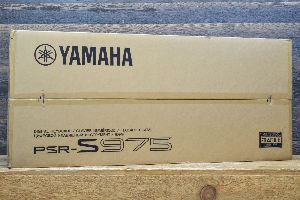 Yamaha PSR S975 61KEY Keyboard with Bag