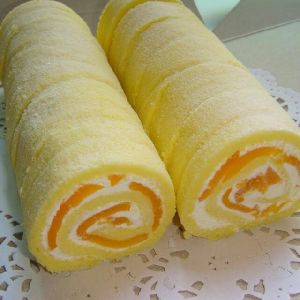 Mango Cream Roll