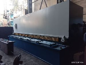 Automatic Hydraulic Guillotine Shearing Machines