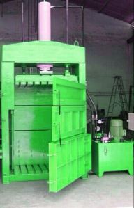 Vertical Scrap Baling Machine