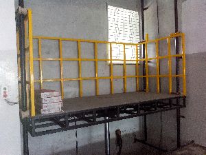 Hydraulic Goods Lift