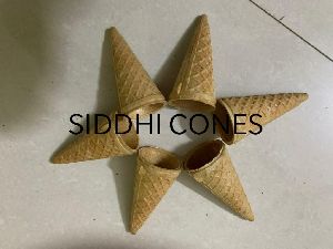Small sugar cone for chocolate filling