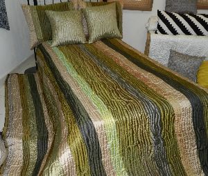 Wood Pattern Polyester Quilted Bed Cover