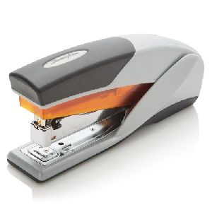 desktop stapler