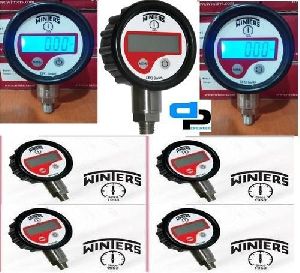Winter Canada Digital Pressure Gauge